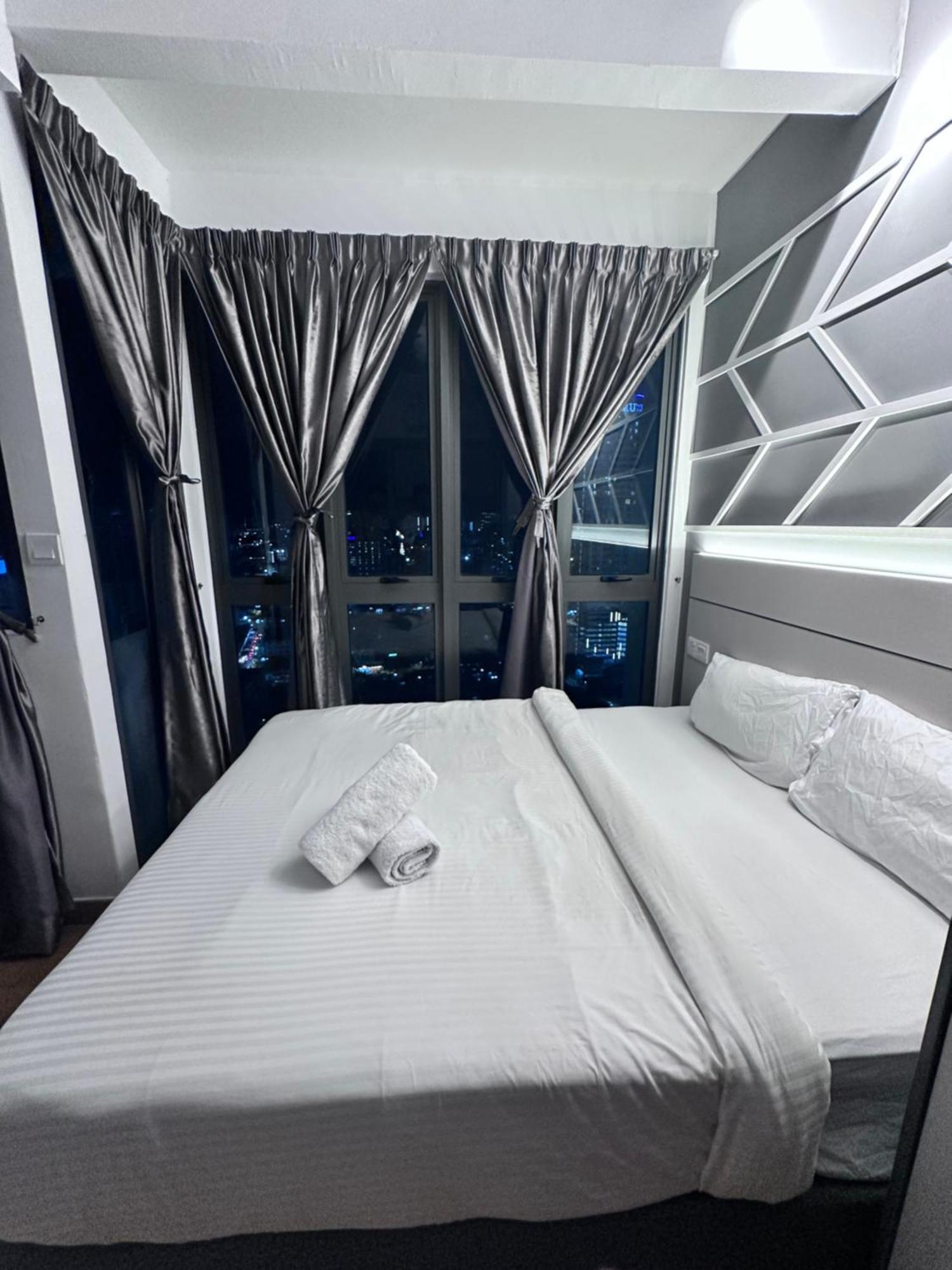 The Luxe Infinitum Klcc By Kl Malaysia